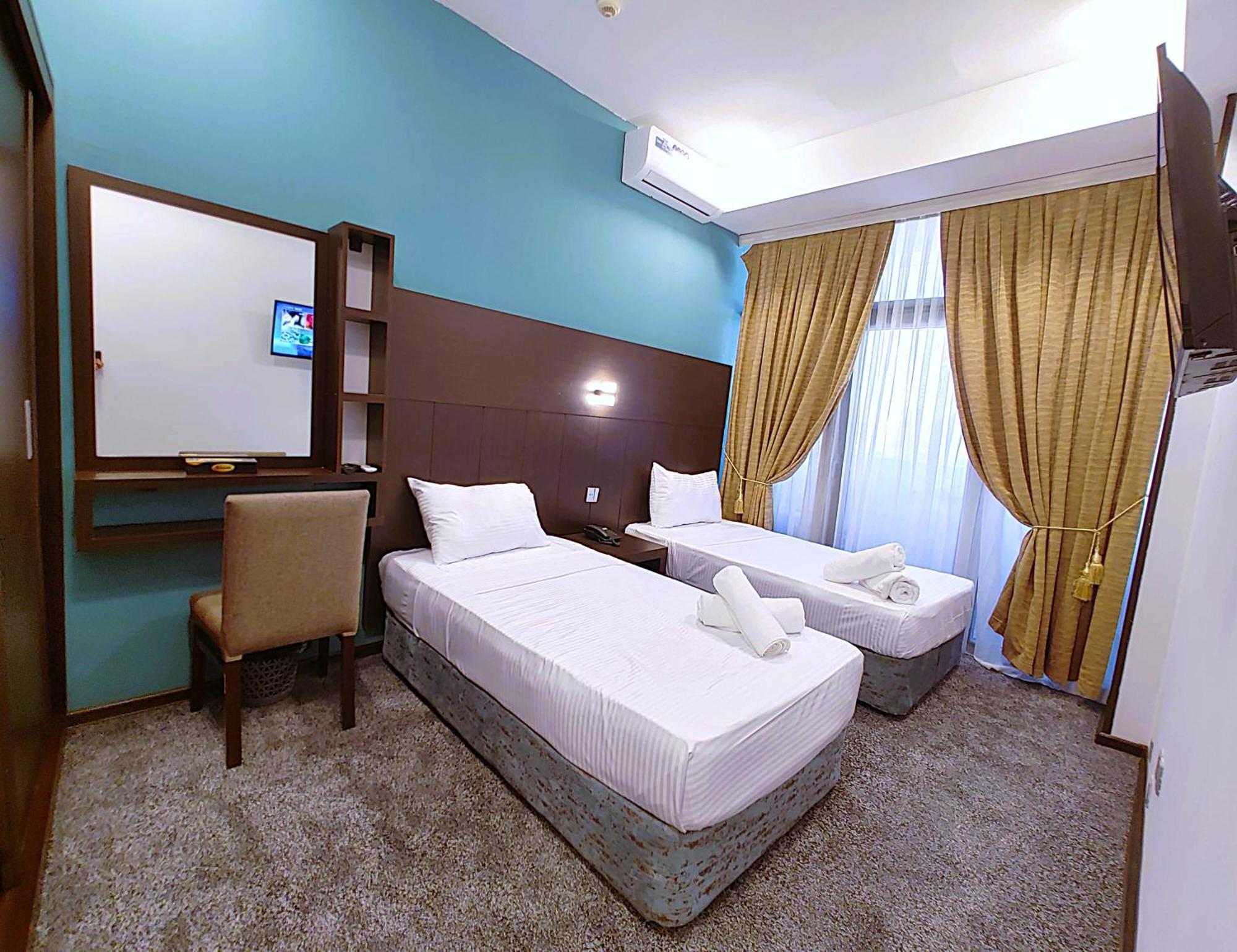 Crossway Hotel Masazir Extérieur photo